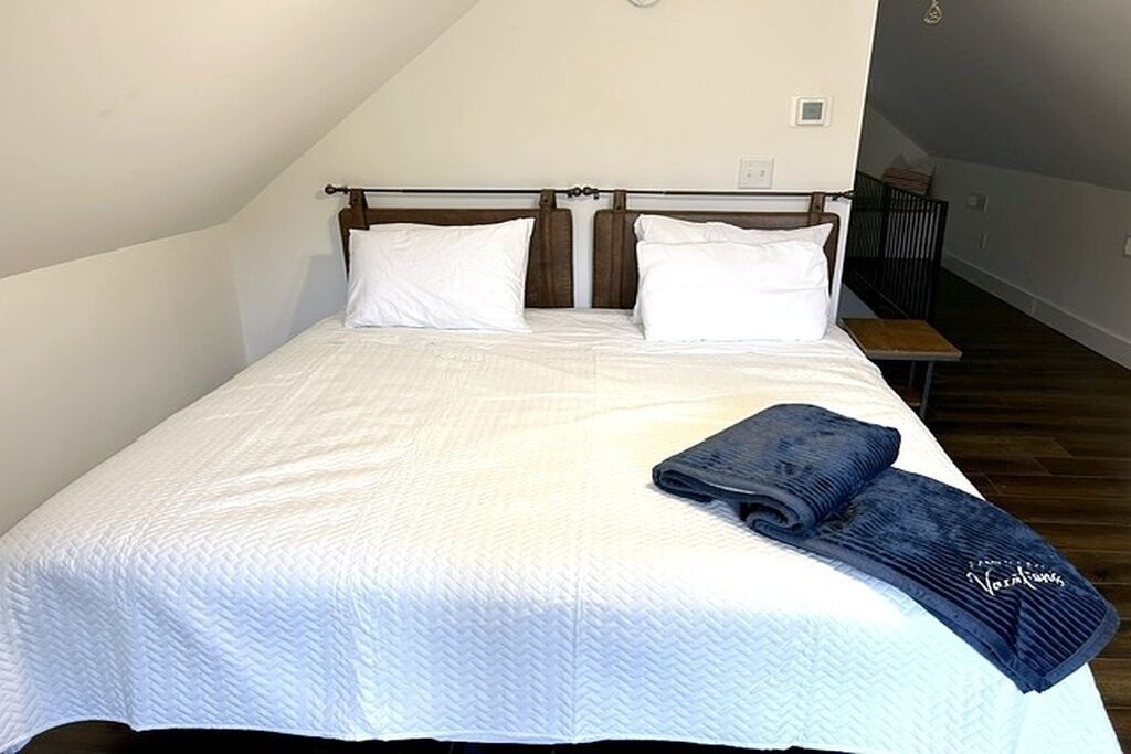 Photo of Bedroom in Pittsburg