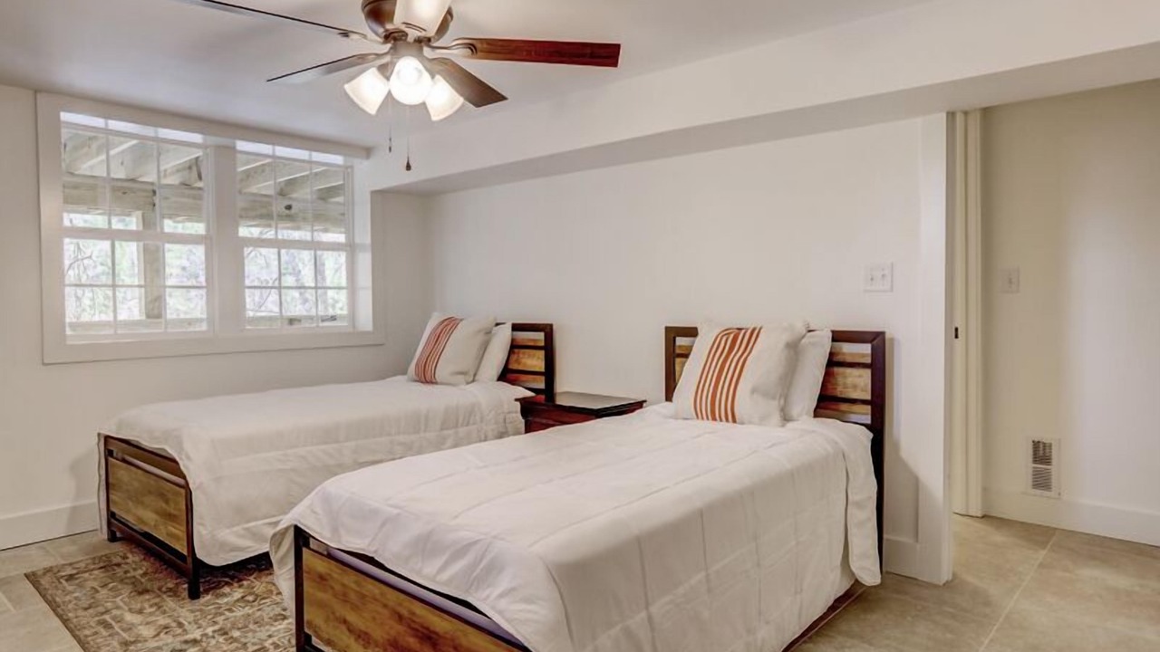 Photo of Bedroom in Pittsburg