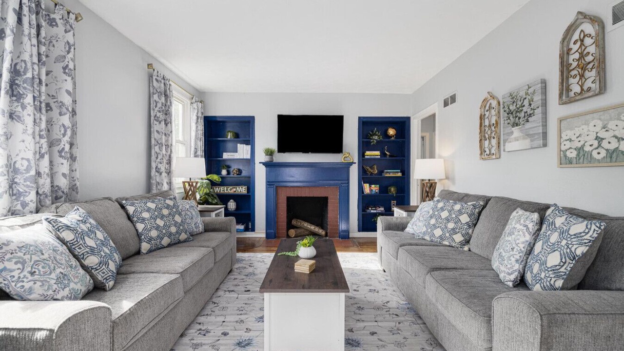 Photo of Livingroom in Kingsport