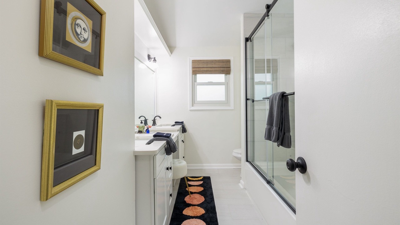 Photo of Bathroom in Sunset View
