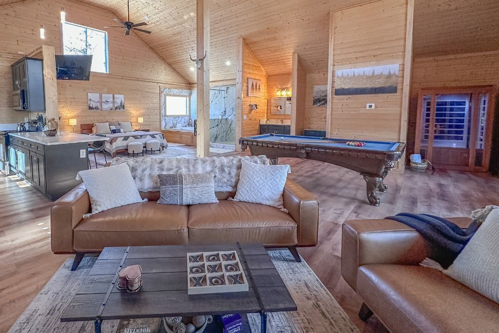 Photo of Livingroom in Cleveland