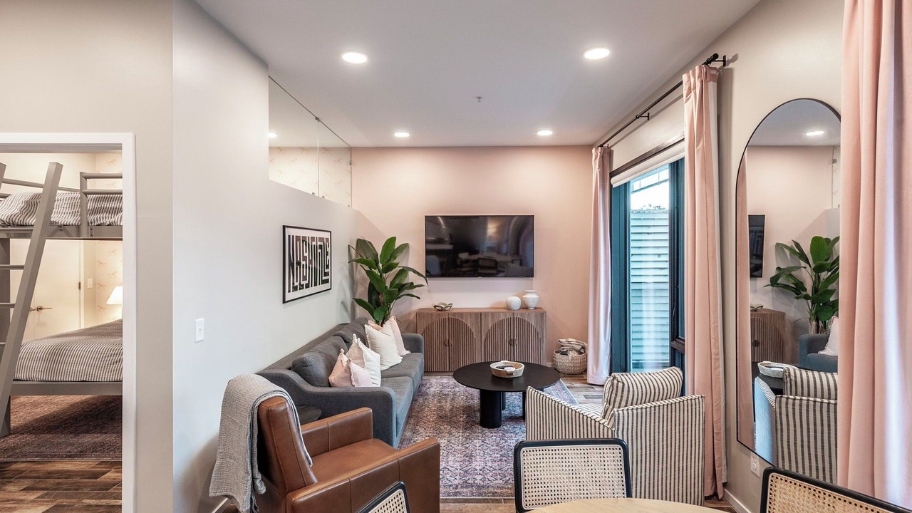 Photo of Livingroom in Edgehill