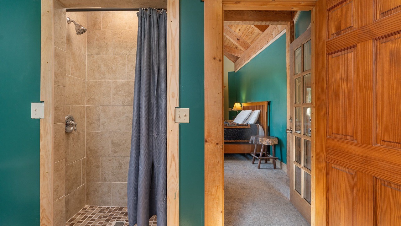 Photo of Bathroom in Old Fort