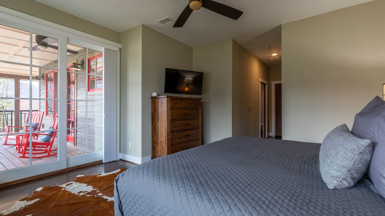 Photo of Bedroom in Lenoir