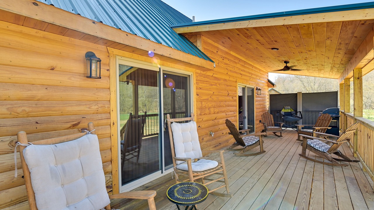 Photo of Patio Balcony in Beattyville
