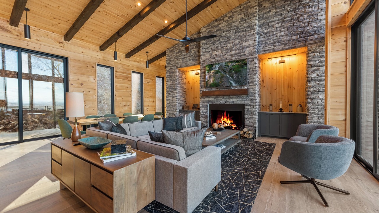 Photo of Livingroom in Ridges Over the Lake