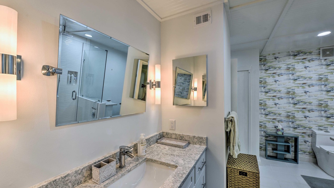 Photo of Bathroom in Oceanmarsh Subdivision
