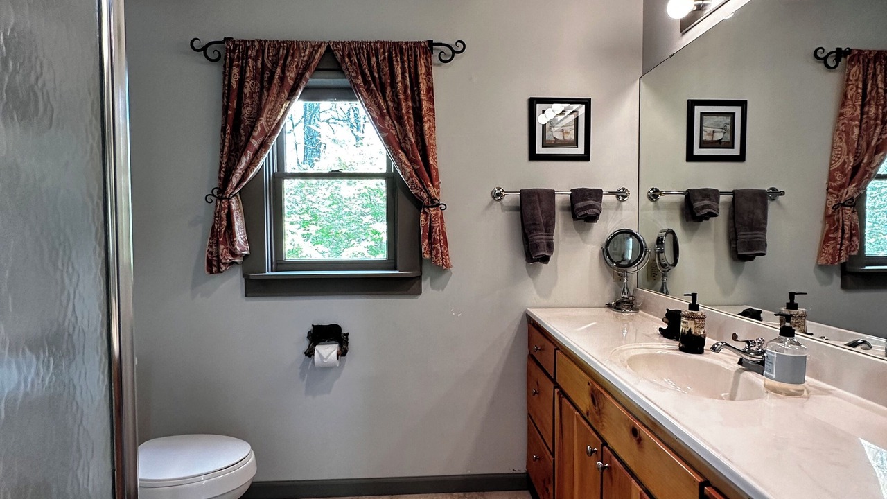 Photo of Bathroom in Ozone