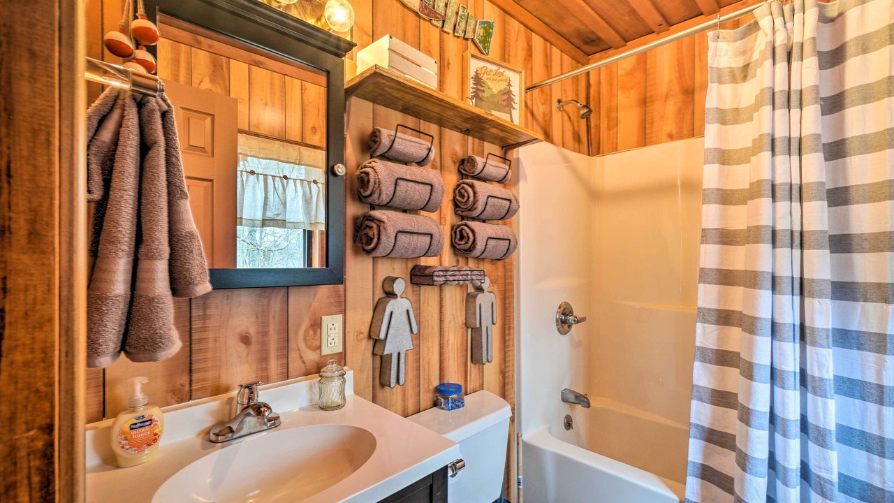 Photo of Bathroom in Byrdstown