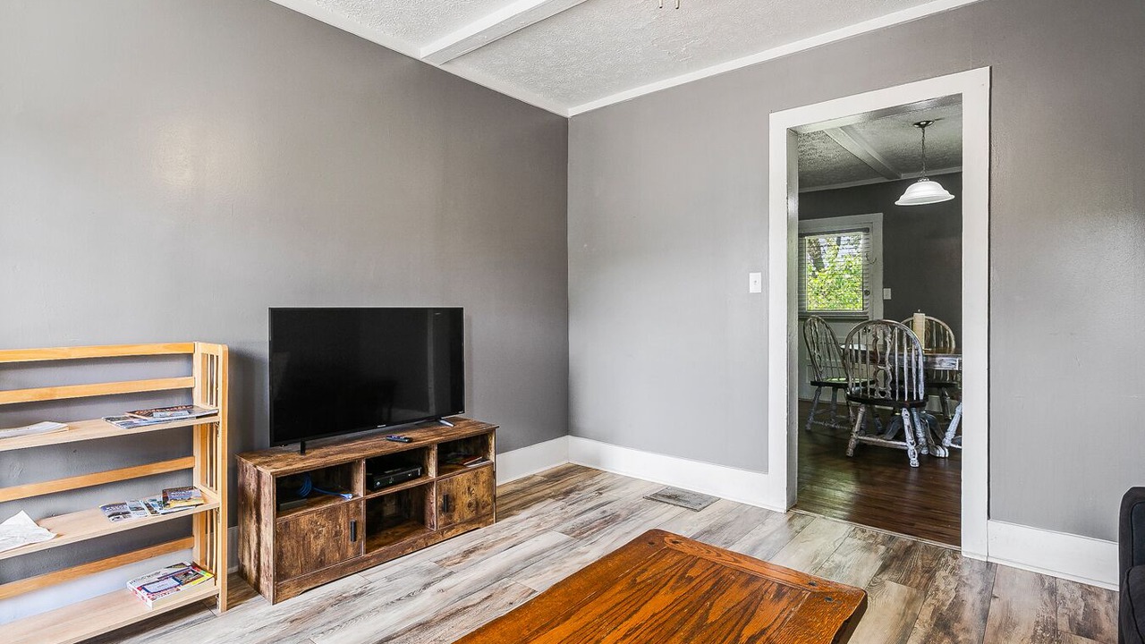 Photo of Livingroom in Shelby Park