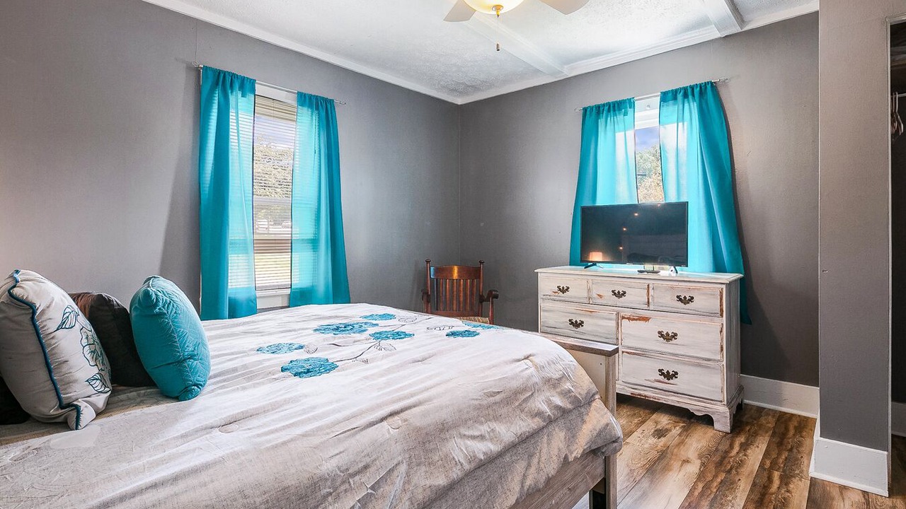 Photo of Bedroom in Shelby Park