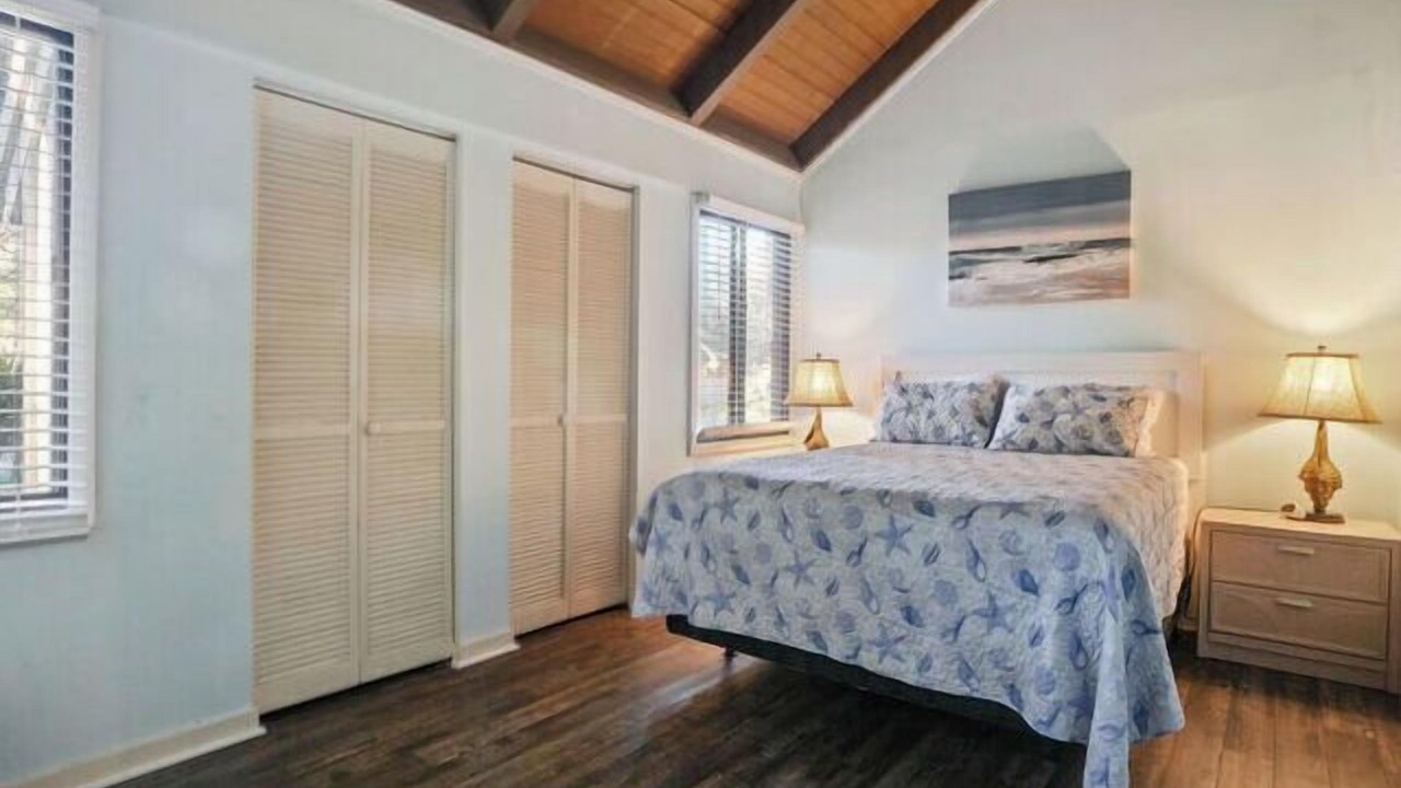 Photo of Bedroom in Night Heron