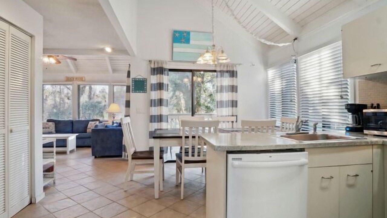 Photo of Kitchen in Night Heron