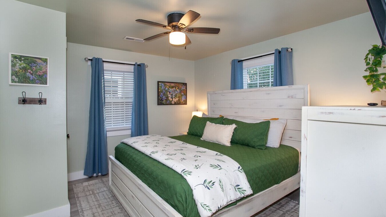Photo of Bedroom in Knoxville