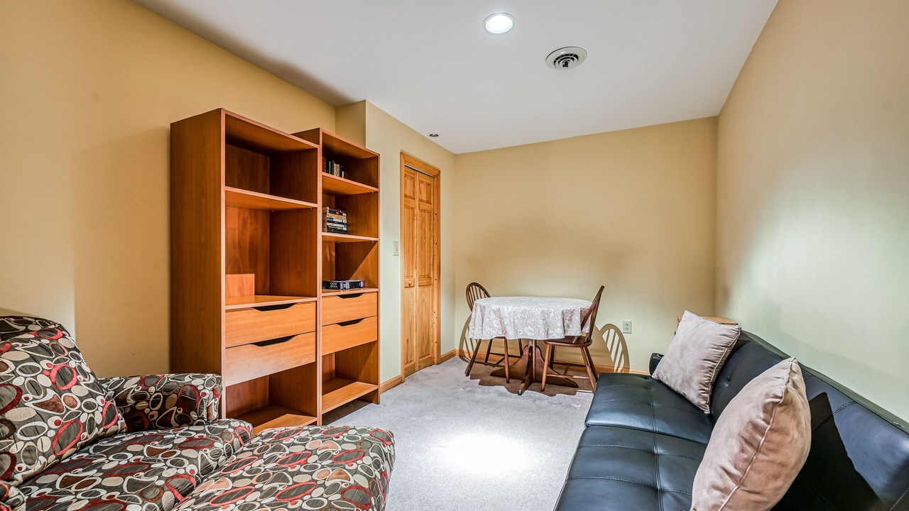 Photo of Livingroom in North Glade Hills