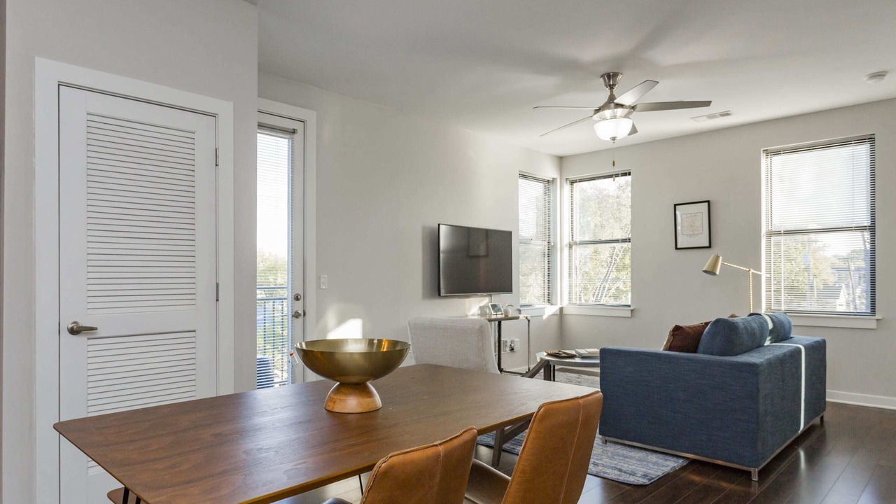 Photo of Livingroom in Hillsboro Village