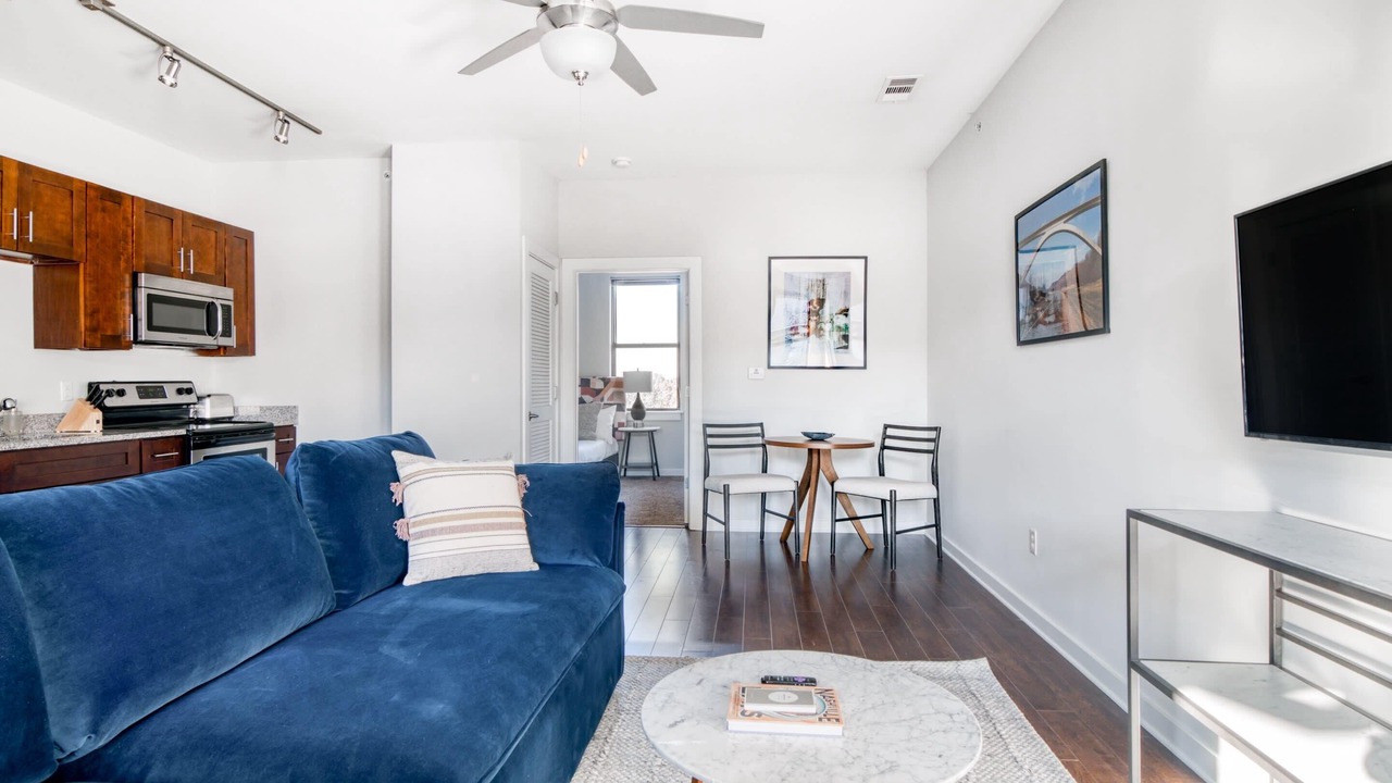 Photo of Livingroom in Music Row