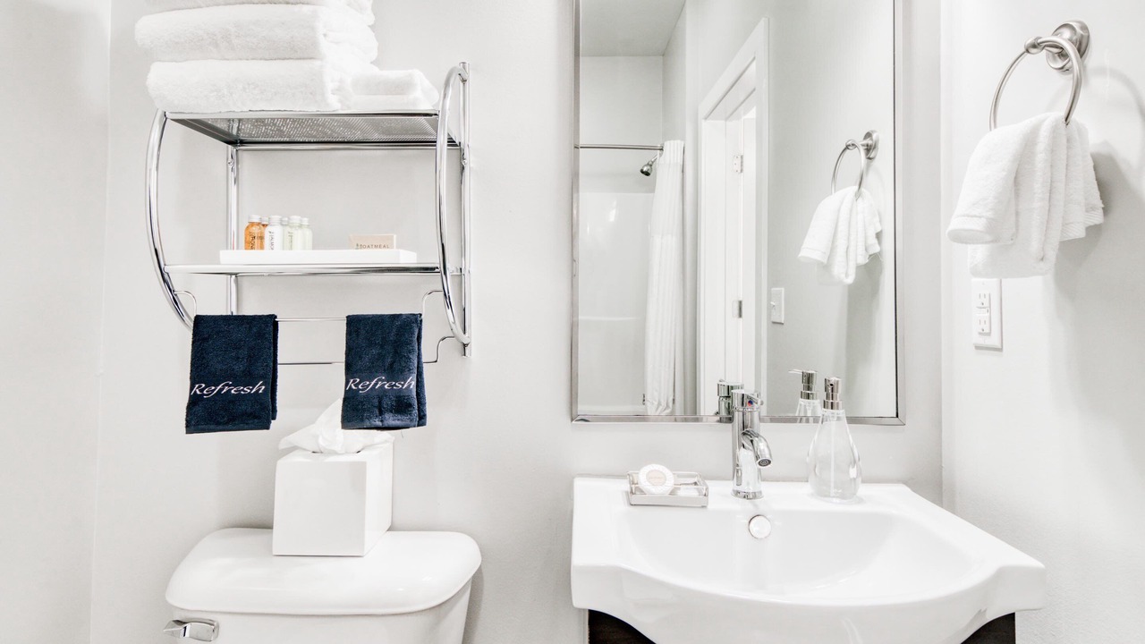 Photo of Bathroom in Music Row