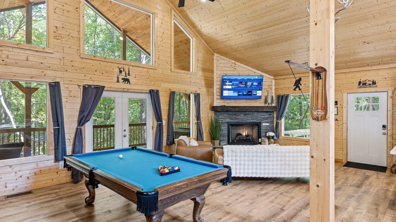 Photo of Livingroom in Cleveland
