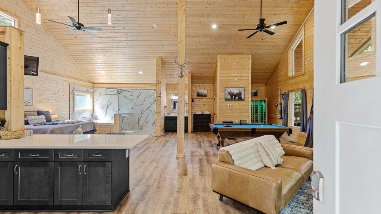 Photo of Livingroom in Cleveland