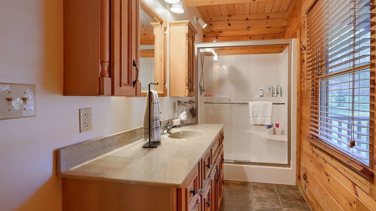 Photo of Bathroom in Nelsonville