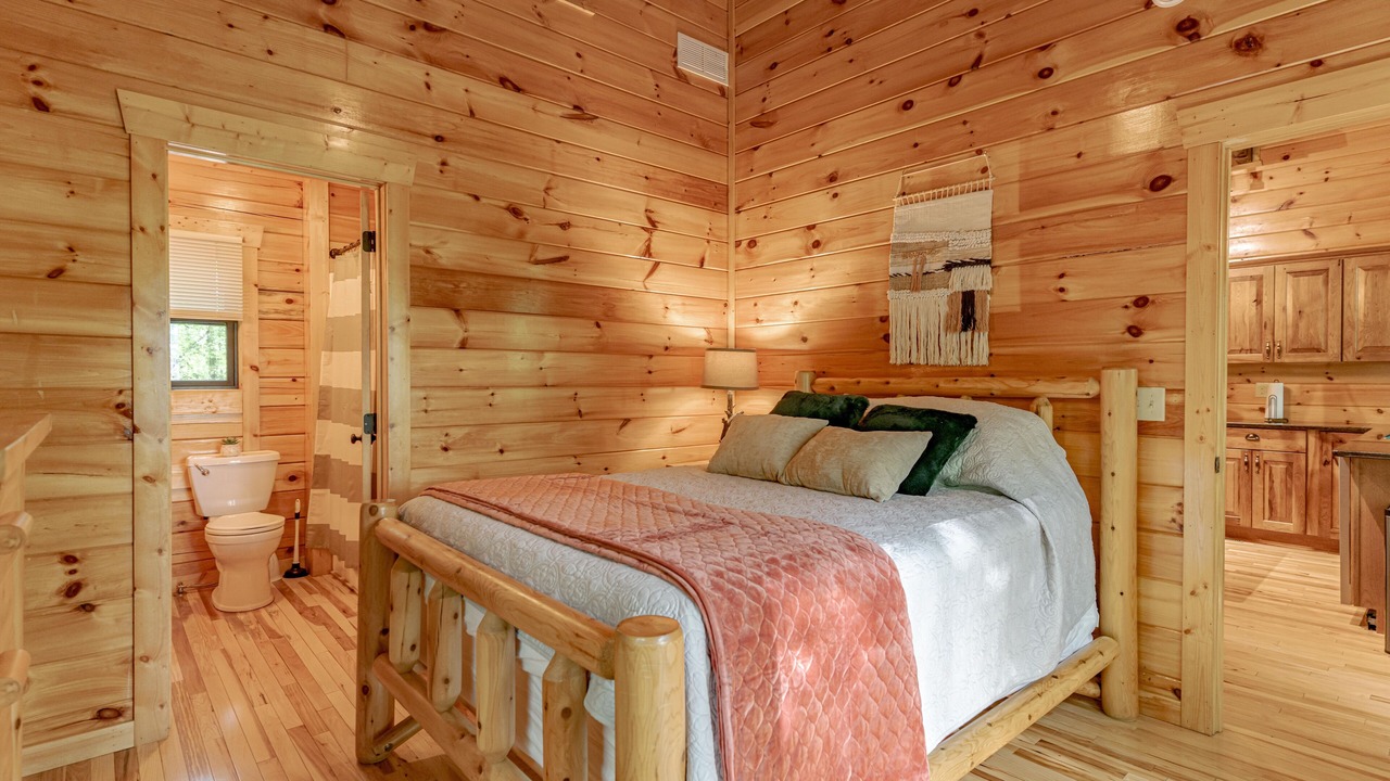 Photo of Bedroom in Rogers