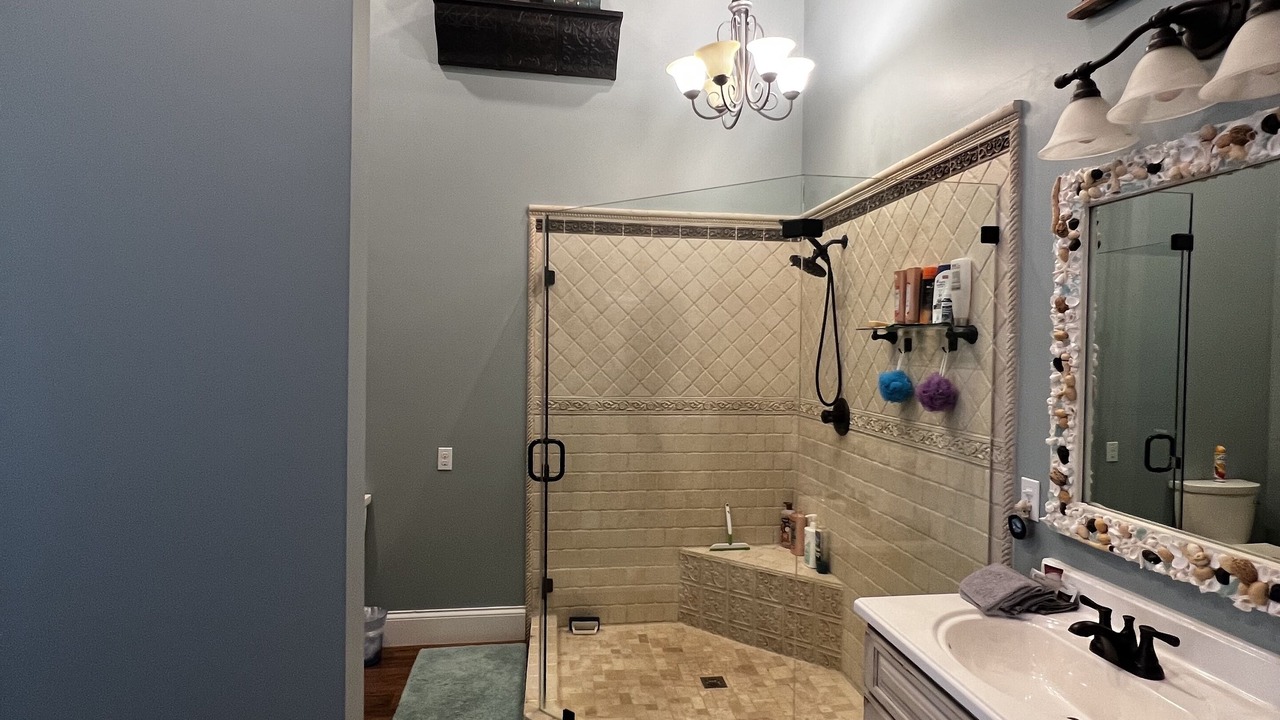 Photo of Bathroom in Benton