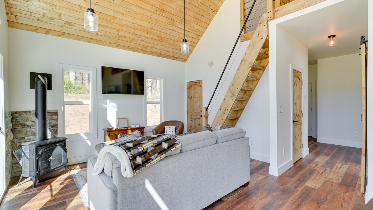 Photo of Livingroom in Dryden