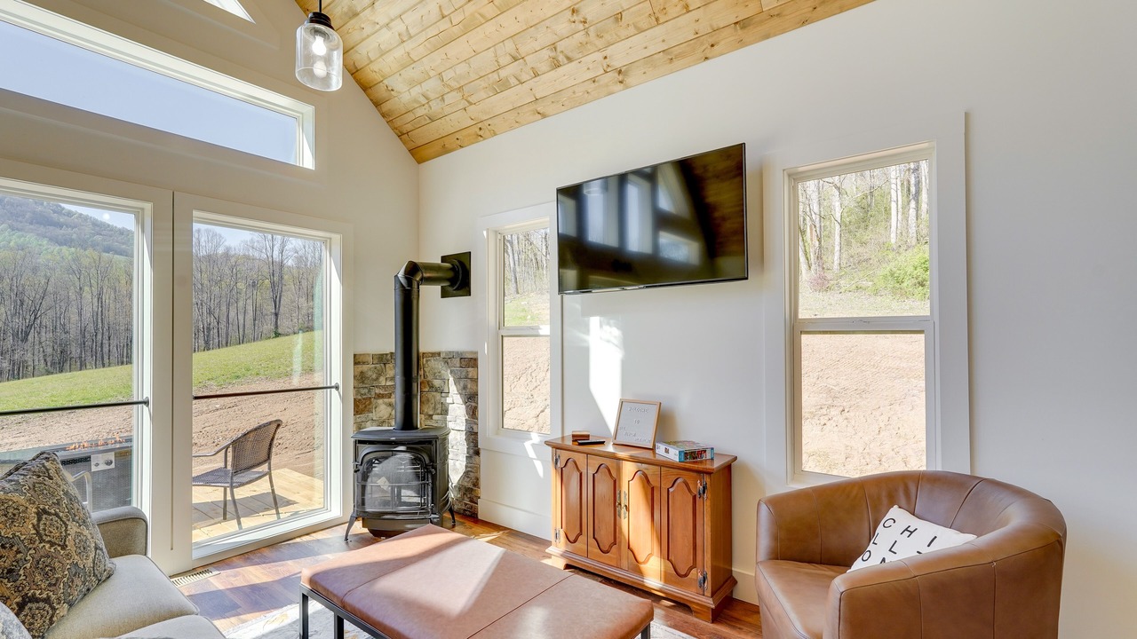 Photo of Livingroom in Dryden