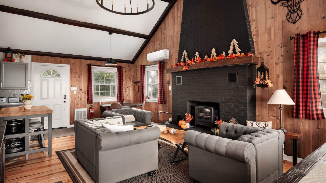 Photo of Livingroom in Front Royal