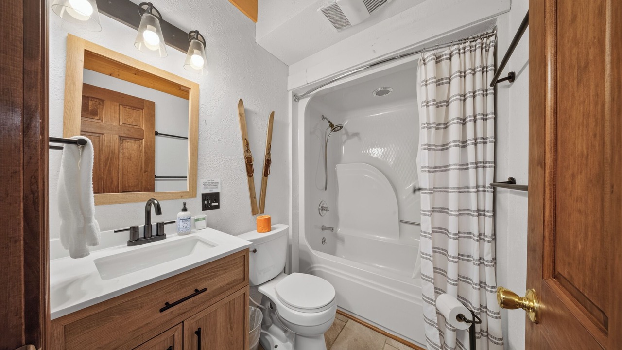 Photo of Bathroom in Slatyfork Farm