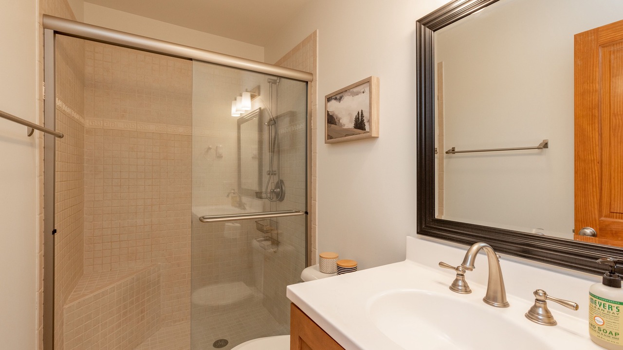 Photo of Bathroom in North Glade Hills