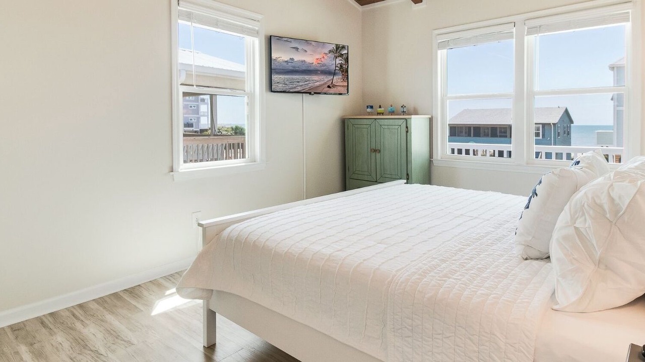 Photo of Bedroom in Oak Island