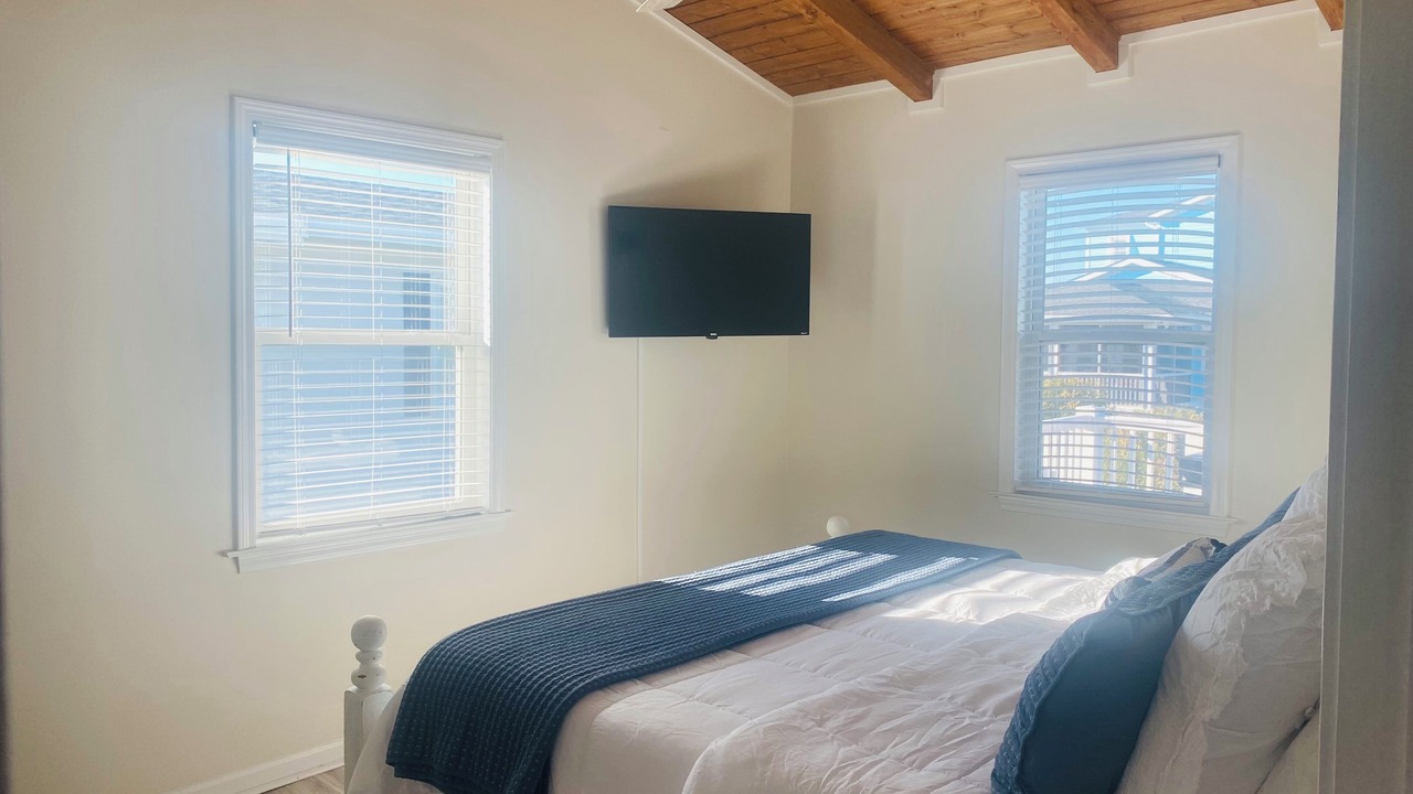 Photo of Bedroom in Oak Island