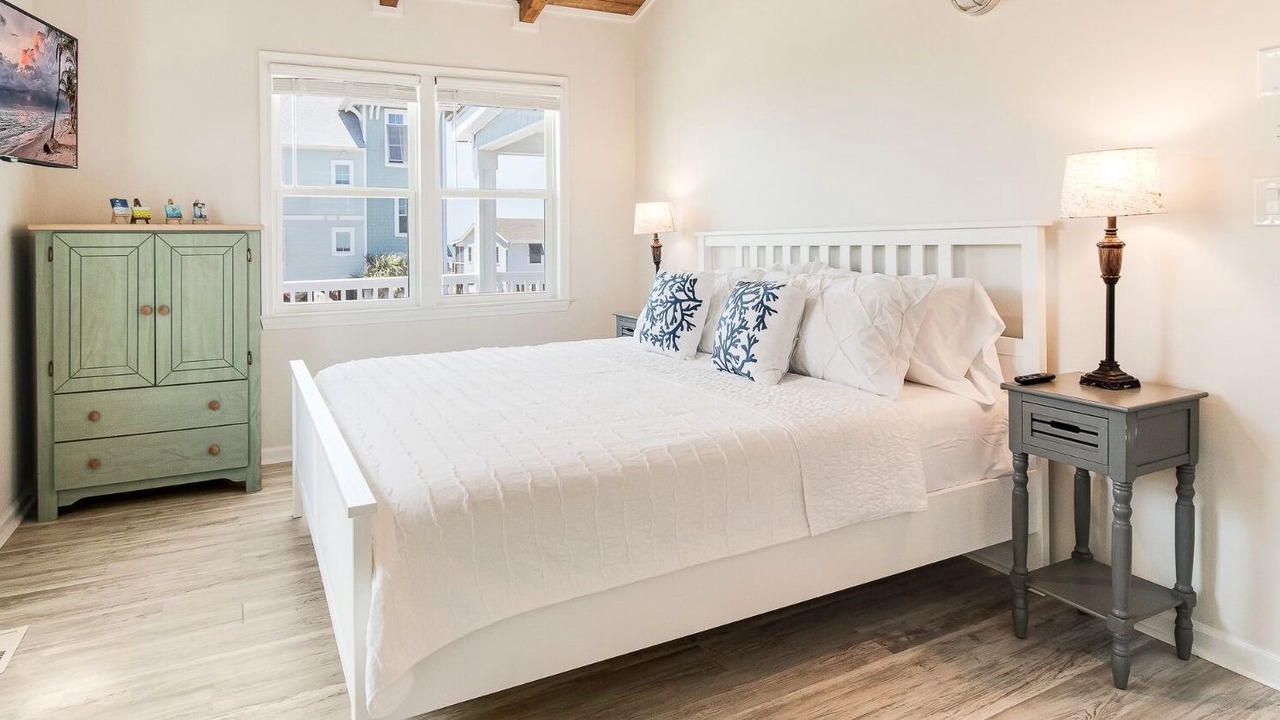 Photo of Bedroom in Oak Island