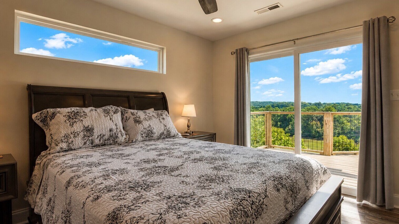 Photo of Bedroom in Kodak