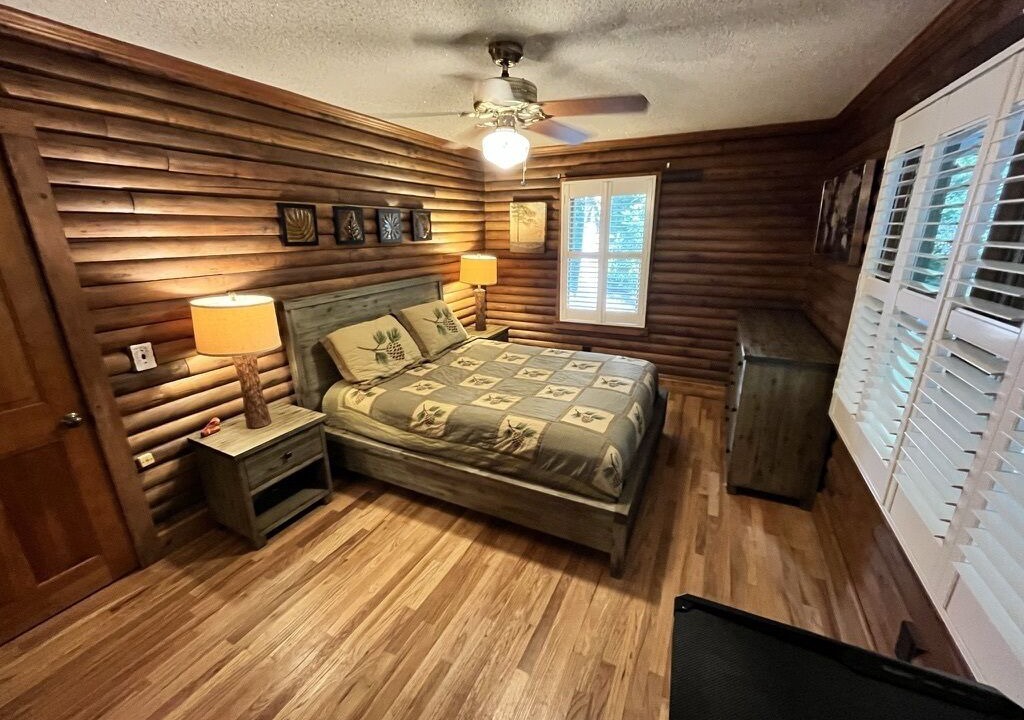Photo of Bedroom in Hiawassee