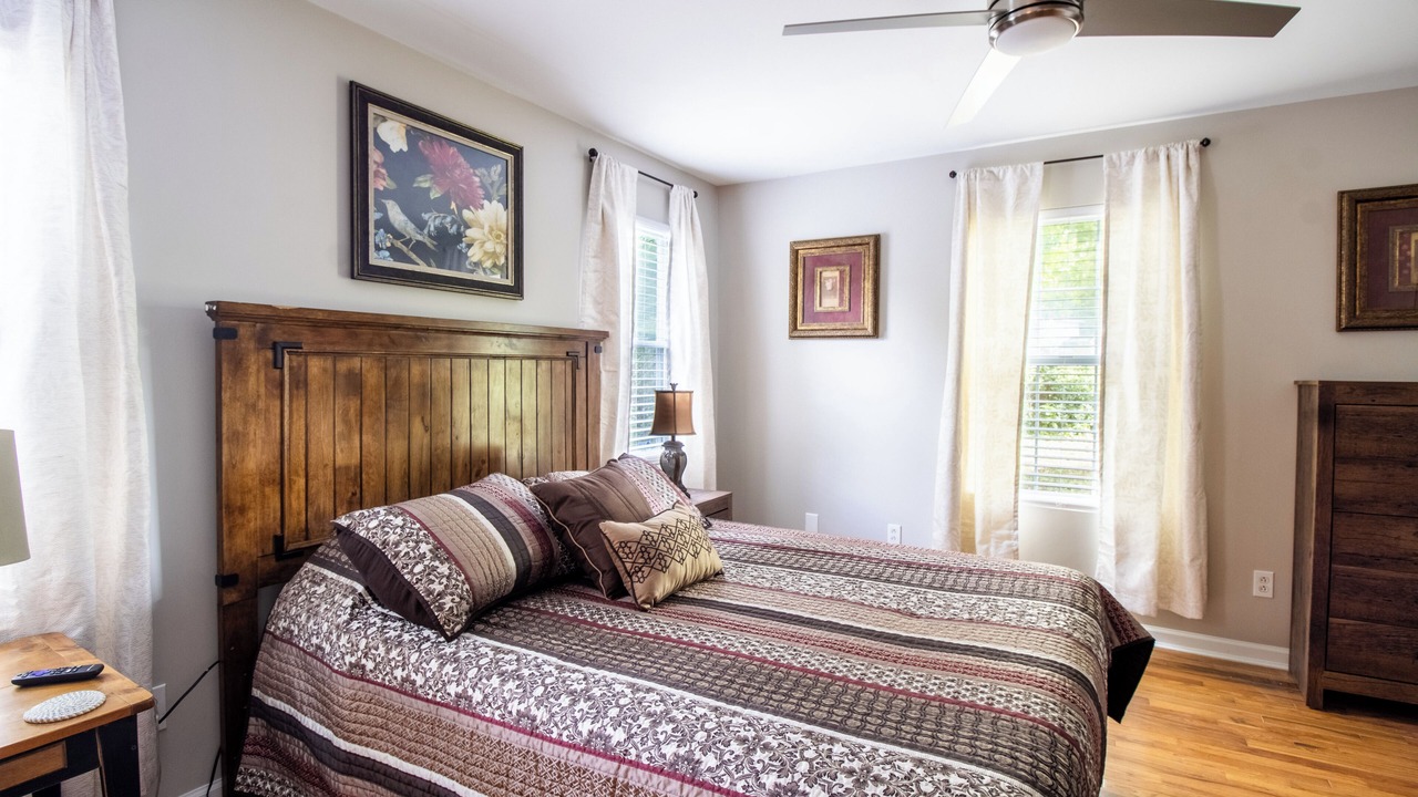 Photo of Bedroom in Knoxville
