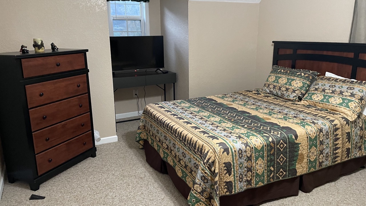 Photo of Bedroom in Hiawassee