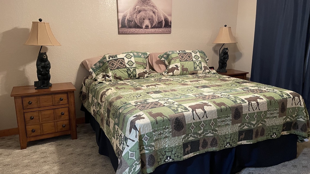 Photo of Bedroom in Hiawassee
