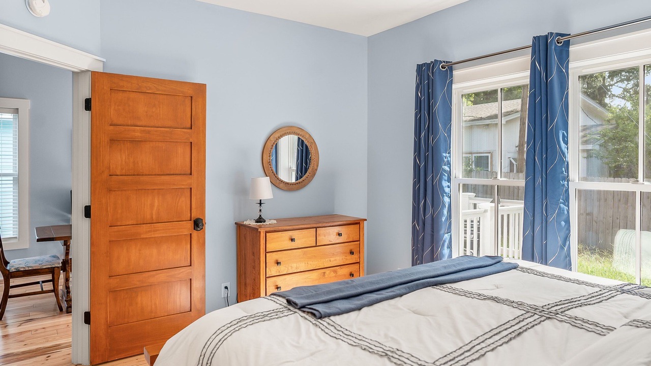 Photo of Bedroom in Historic District