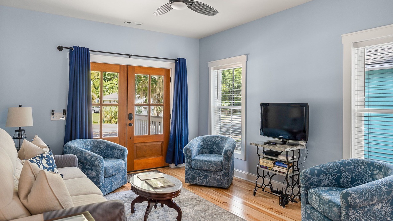 Photo of Livingroom in Historic District