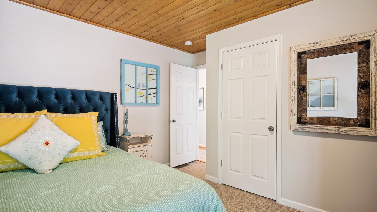Photo of Bedroom in Weaverville