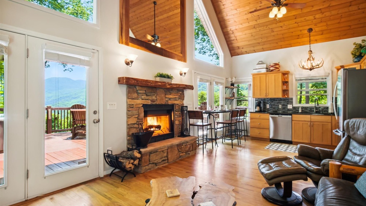 Photo of Livingroom in Weaverville