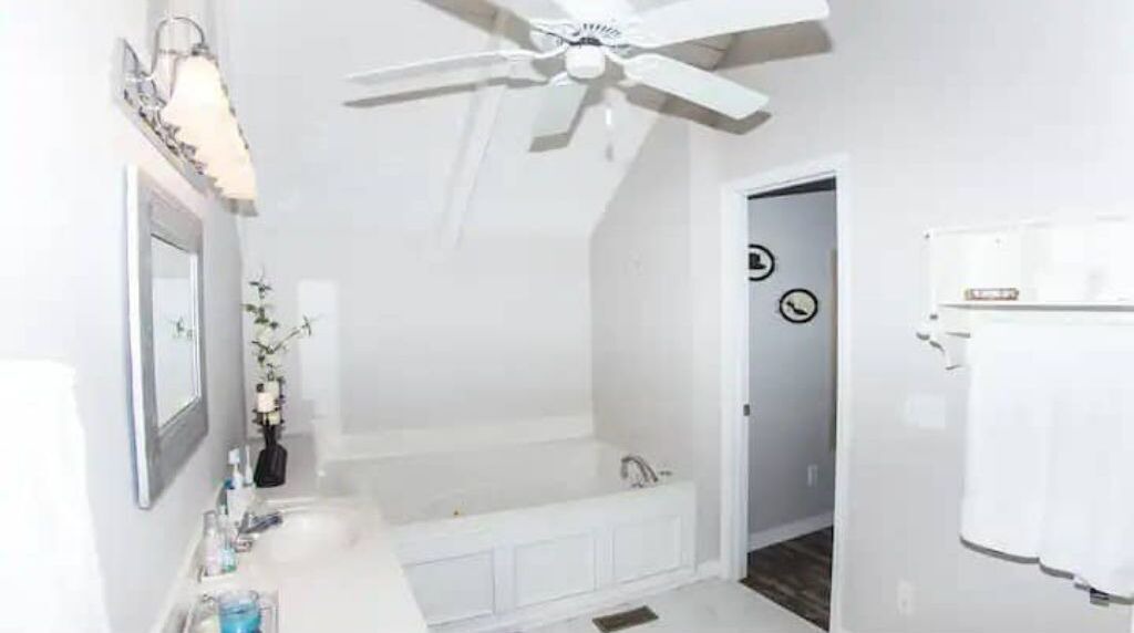 Photo of Bathroom in Helen