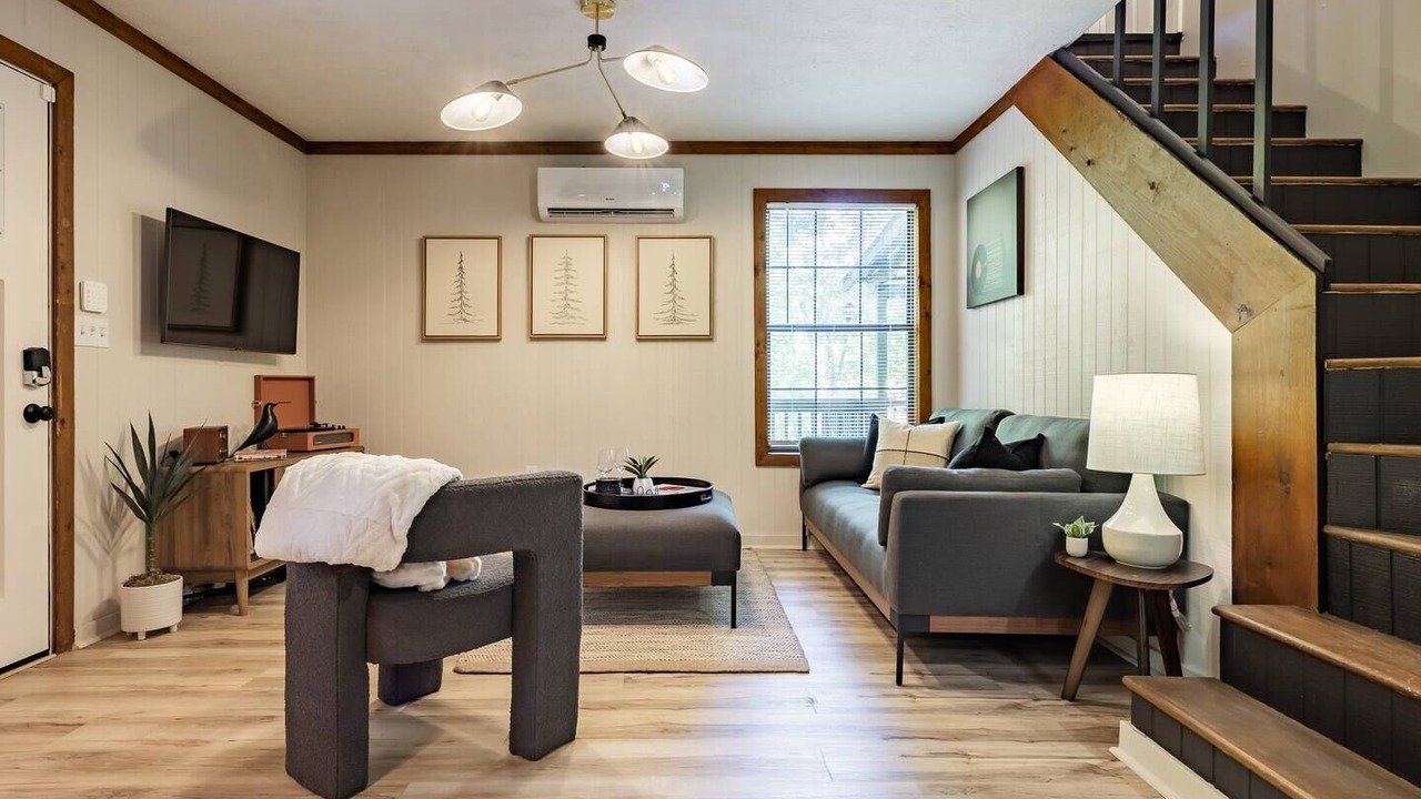 Photo of Livingroom in Dahlonega
