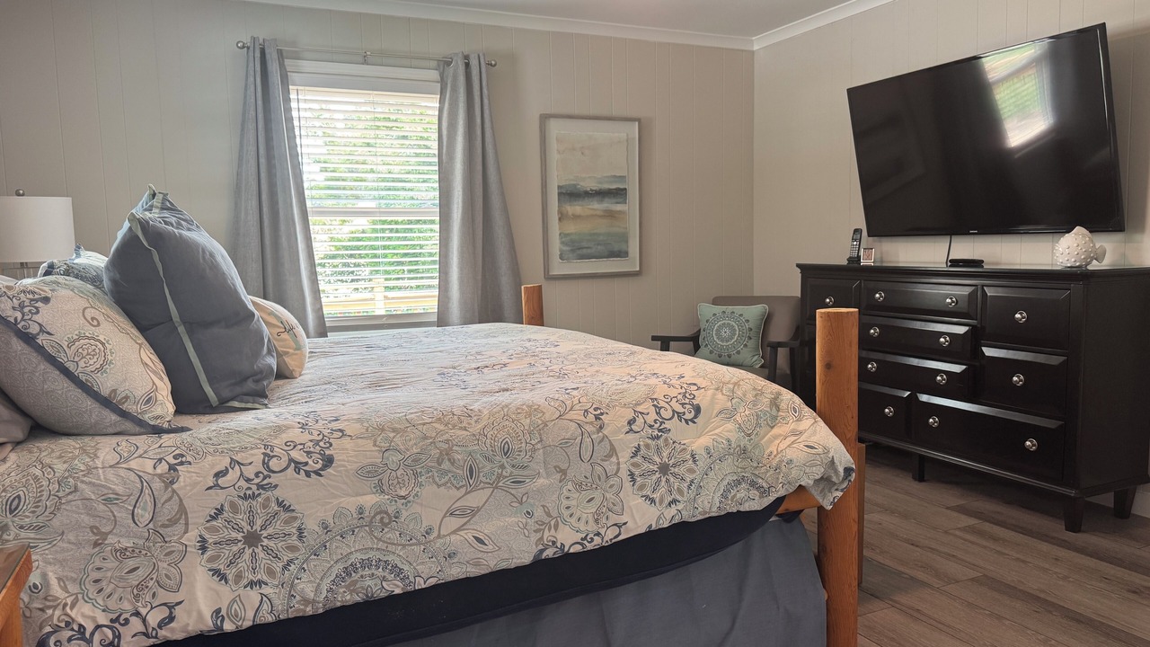 Photo of Bedroom in Troutman