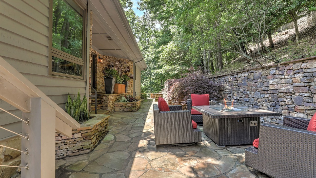 Photo of Patio Balcony in Big Canoe
