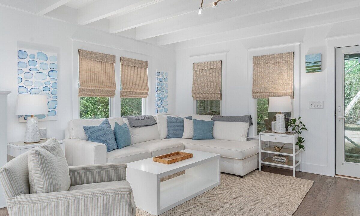 Photo of Livingroom in Surfman's Walk