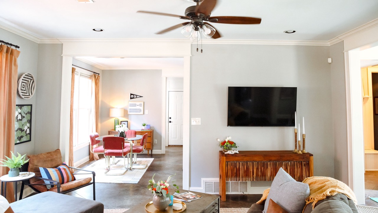 Photo of Livingroom in Cooper-Young Historic District